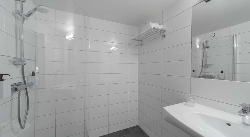 Standarta&nbsp;divvietīgs numurs (2 gultas) (Standard Twin Room) attēls 2