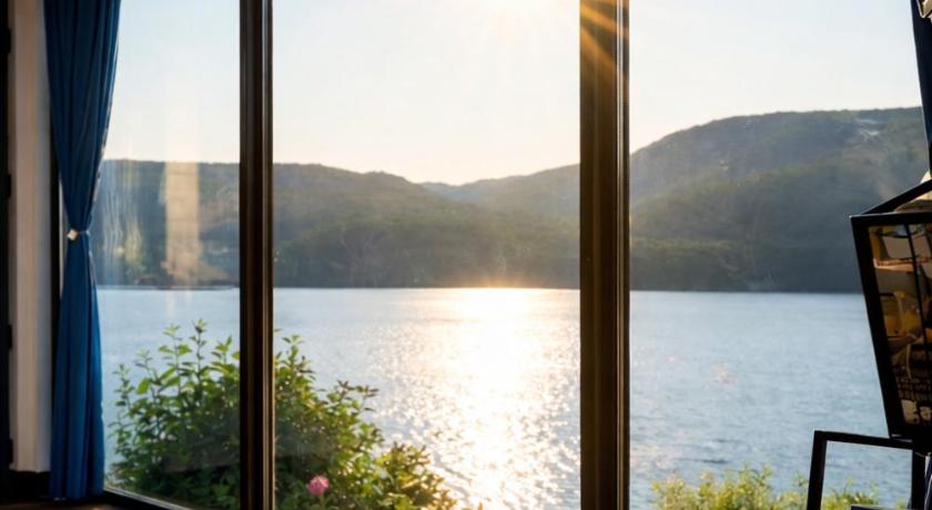 Central Lake View