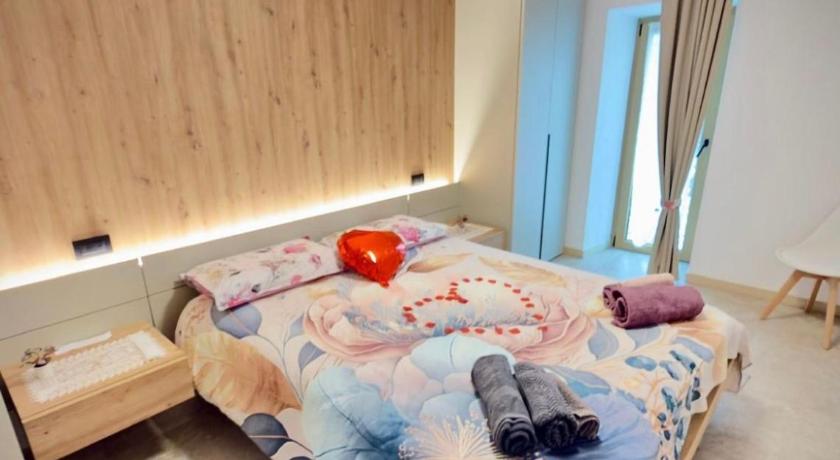 Ca' Santina Rooms & Shared Kitchen