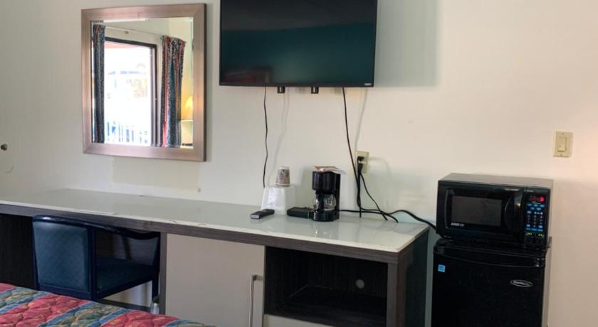 Tybee Island (GA) Sky Suites 2-Star Accommodation suite
