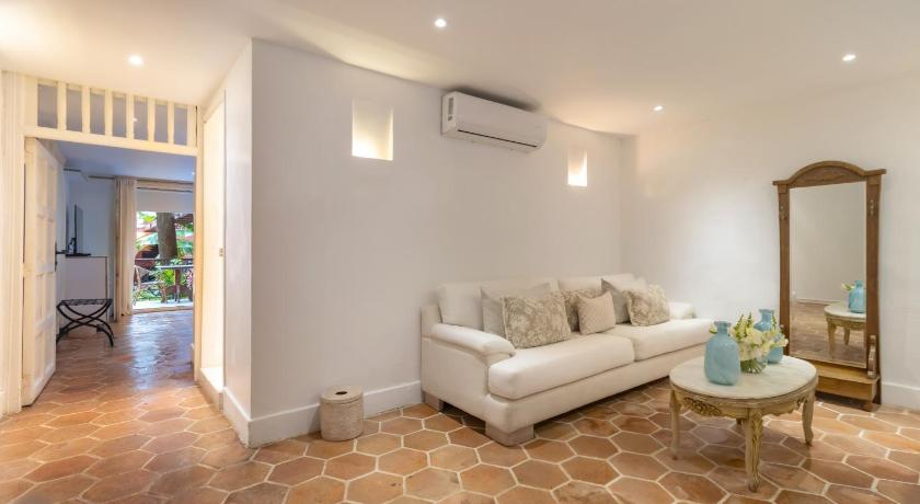 Image of Suite 7