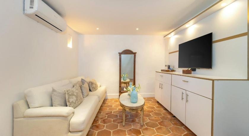 Image of Suite 11