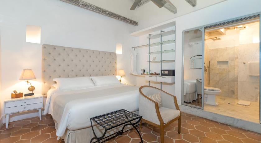 Image of Deluxe Double Room 8