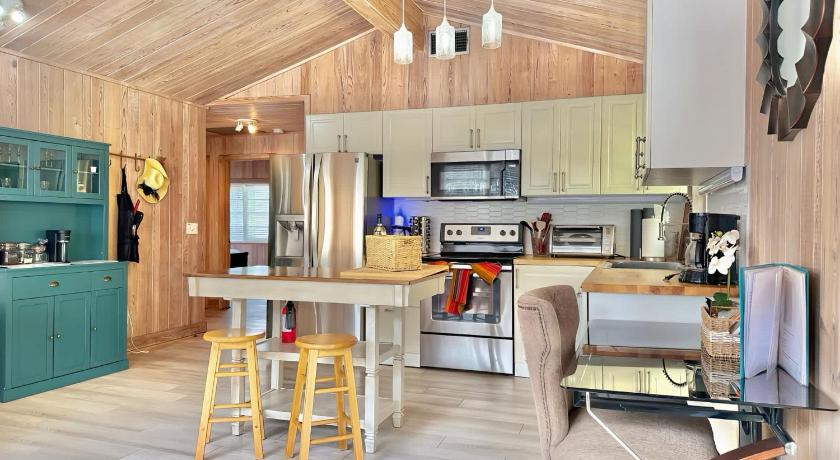 새러소타 (FL) Florida Craftsman Home near Downtown Sarasota 4성급 숙소 객실