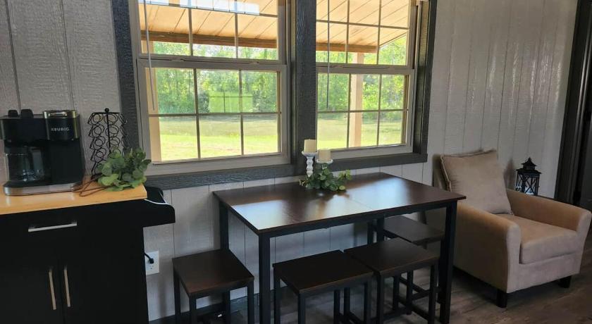 Sullivan Prairieview Cabin - with Hot Tub 3-Star Accommodation amenity