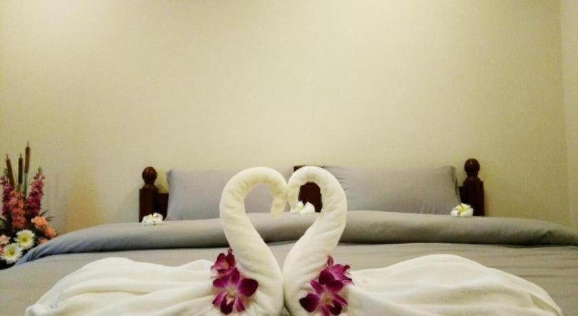 촌부리 The Vintage Residence 2星级 酒店 大堂