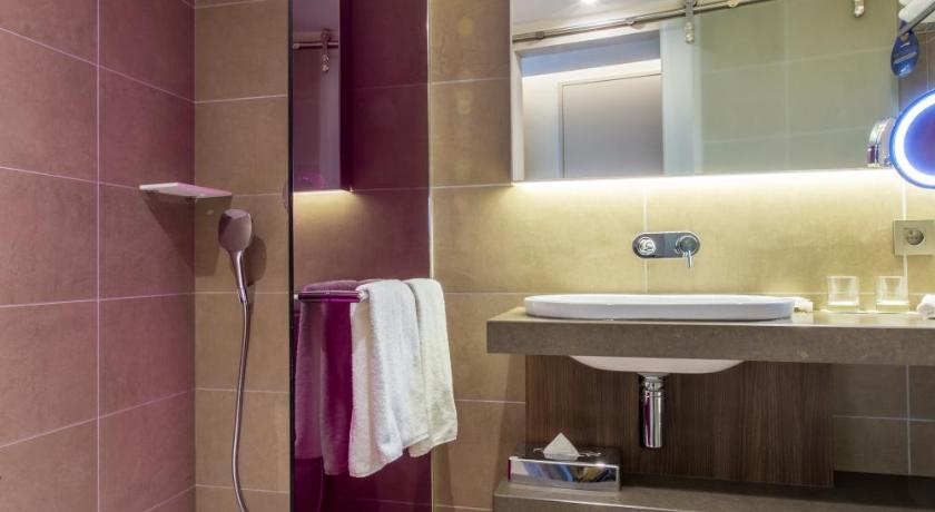 Image of Junior Suite with View 5