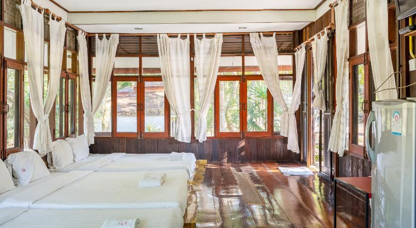 รูปของบ้านพักแบบสามห้องนอน (Three-Bedroom House) 13