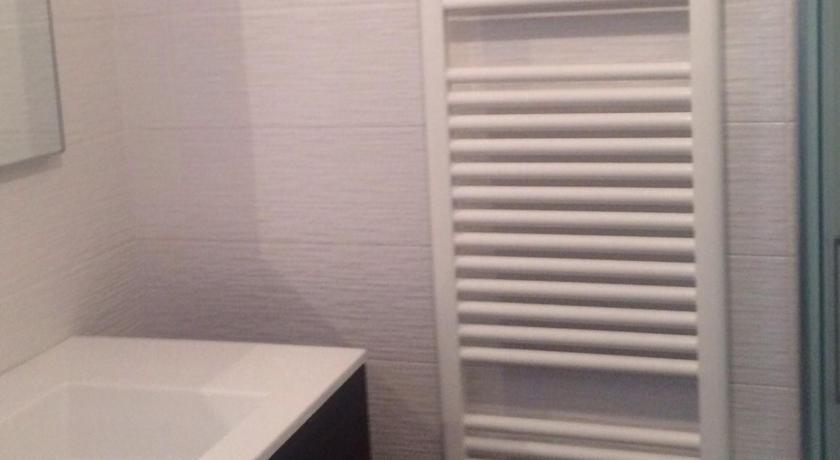 Image of Double Room with Private Bathroom 6