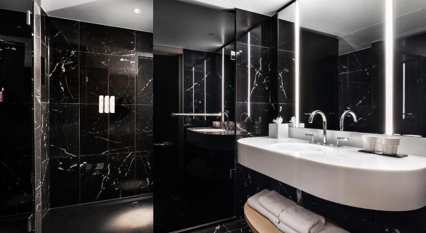 Image of King One Bedroom Suite 10