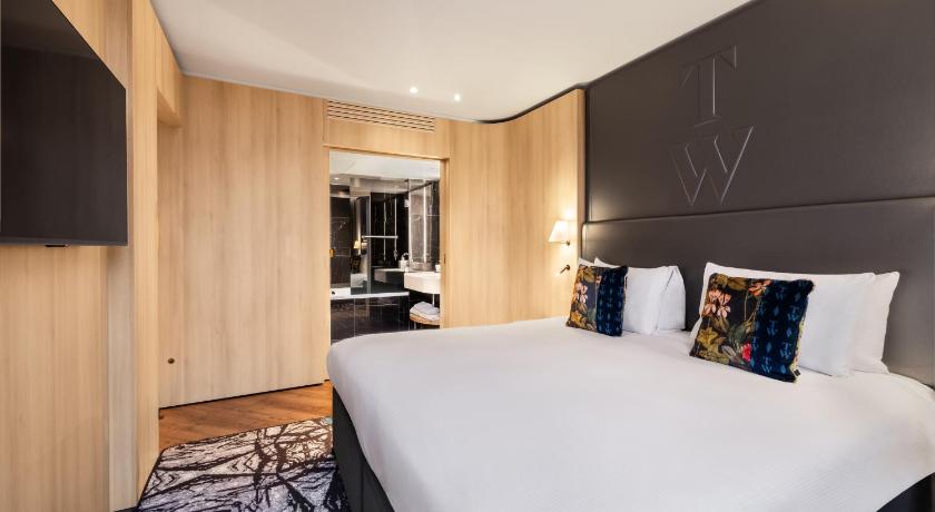 Image of King One Bedroom Suite 11