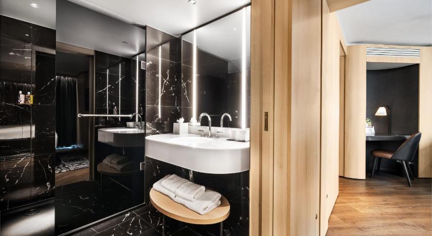 Image of King One Bedroom Suite 2