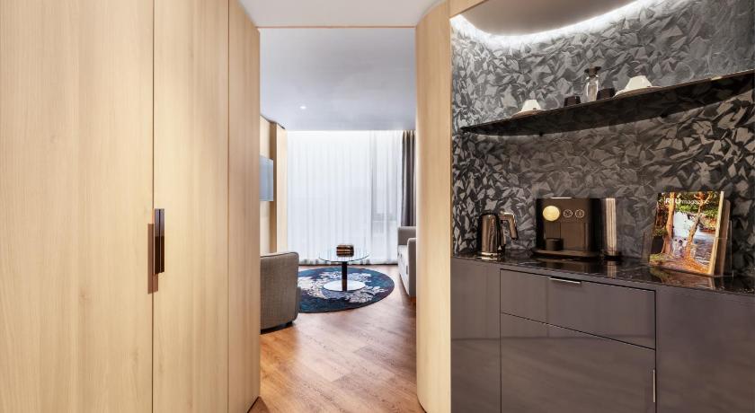 Image of King One Bedroom Suite 14