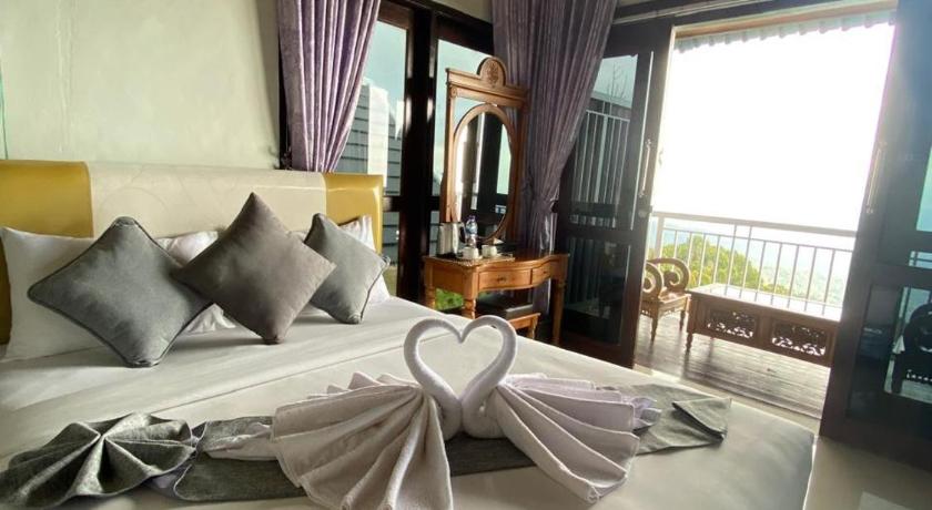 Image of Deluxe Double Room with Bath 16