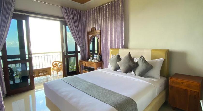 Image of Deluxe Double Room with Bath 0