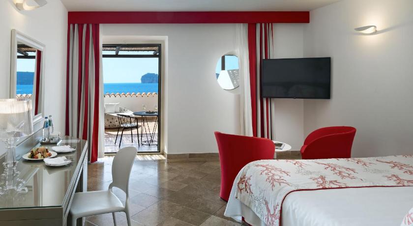 Image of Deluxe Double with Sea View 7