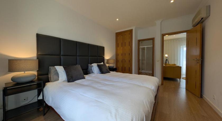 Image of One-Bedroom Apartment with Balcony and Water View 2