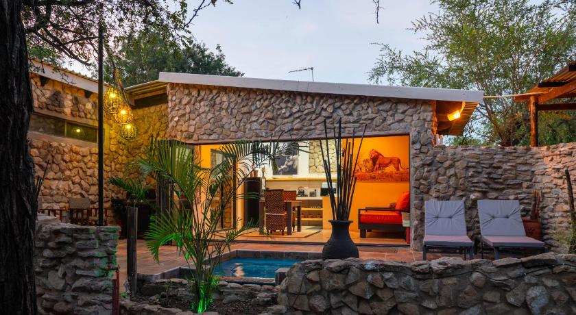 Foxy Crocodile Bush Lodge & Kruger Safaris