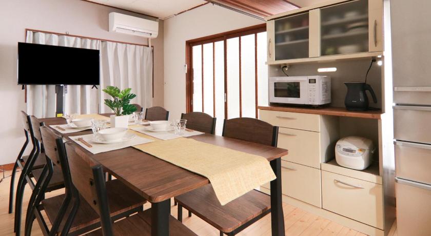 南栄駅1分 3寝室 最大9名 キッチン付一棟貸し パーキング1分 Showa Retro Japanese House 1min Station Entire Home for 9