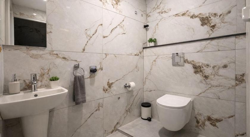 DJ IMPERIAL SUITES - image 11
