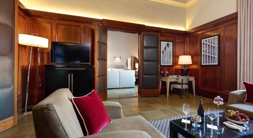 ベルリン Hotel De Rome Berlin 5つ星 ホテル レストラン