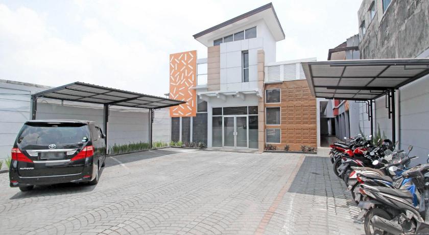 RedDoorz near Hartono Mall 3 - image 10