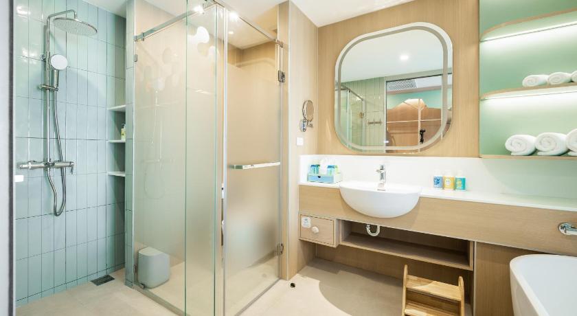 Image of Family Room - Vhari Wing 16