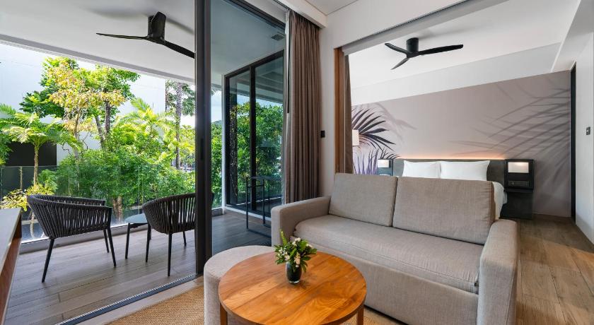 Image of One Bedroom Suite with Garden View 3