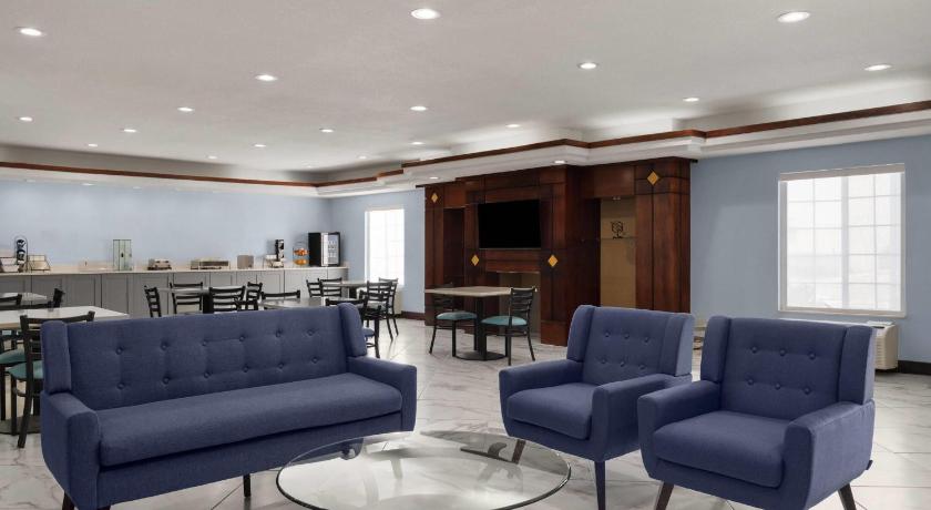 ドッジシティ (KS) Days Inn by Wyndham Dodge City 3つ星 宿泊施設 外観