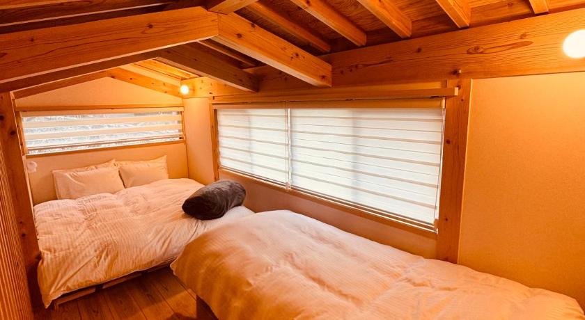 大豊 CrossFit Otoyo Strength TINY HOUSE max 5 people 4つ星 宿泊施設 プール