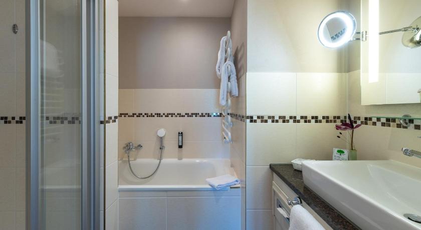 Image of Superior Twin Room with Mountain View 2