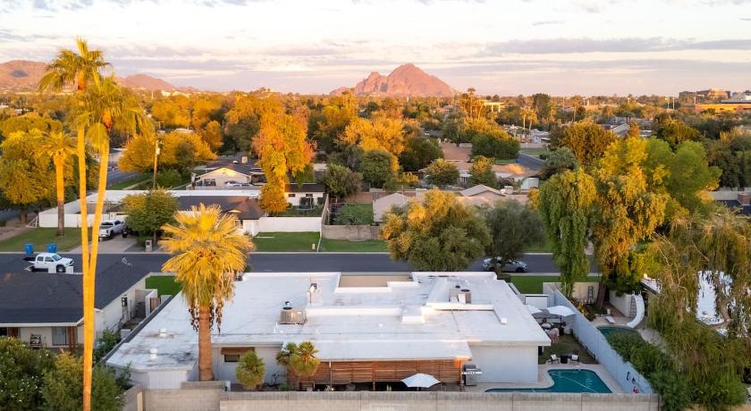 피닉스 (AZ) Biltmore Home with Game Room & Fire Pit, Sleeps 16 5성급 숙소 전망