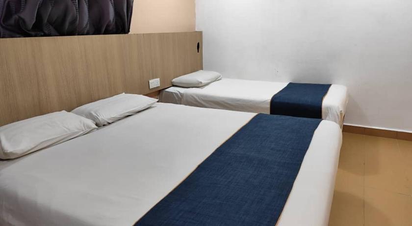 Image of Superior Triple Room 1
