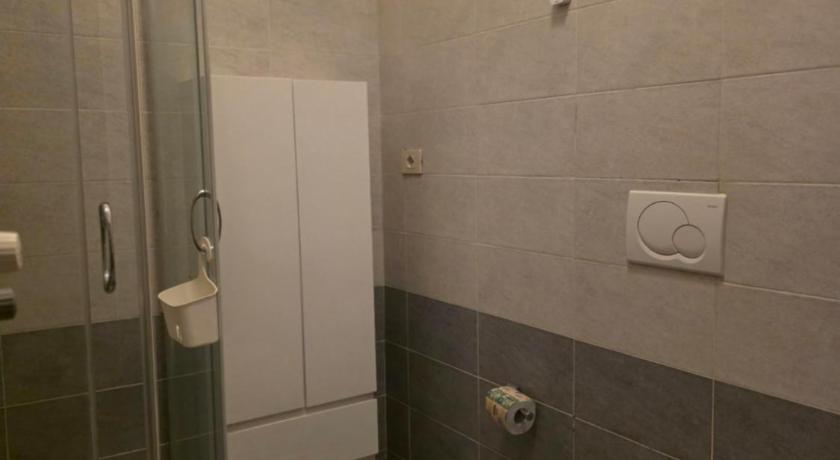 Image of Double Room with Private Bathroom 3