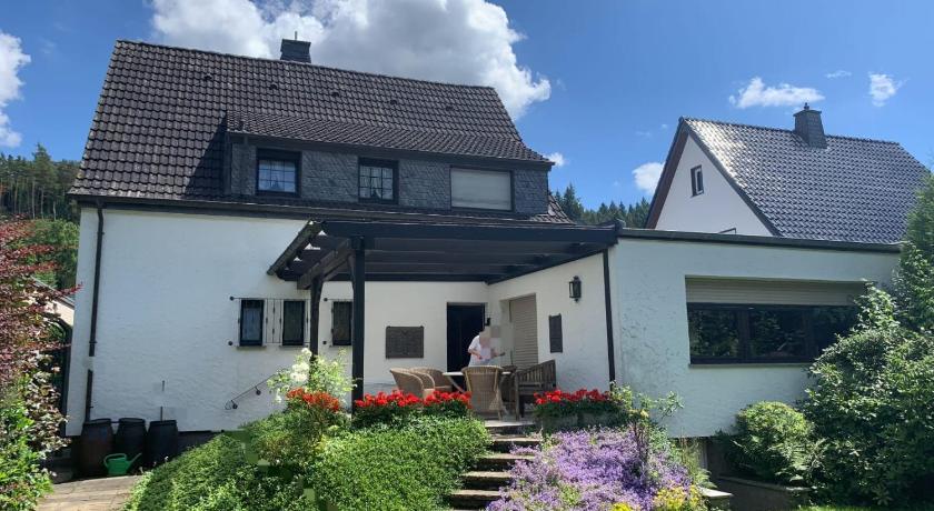 ZusammenZeit in Schleiden - inklusive Sauna, Garage, großer Terrasse und 3 Schlafzimmer - ideal fur 