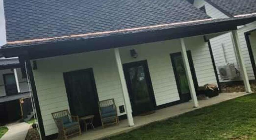 브레벌드 (NC) Life's Good Retreat Bear Cottage 4성급 숙소 레스토랑