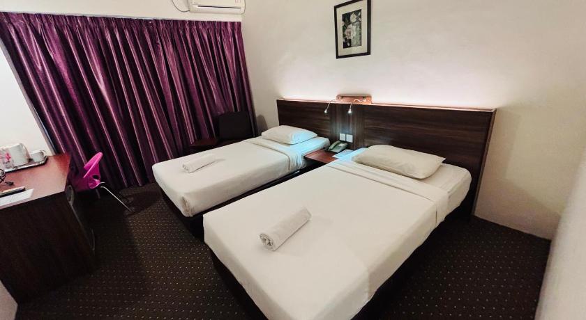 Image of Superior Twin 0