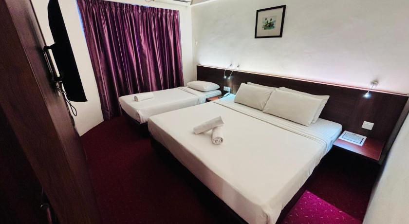 Image of Family Room 0