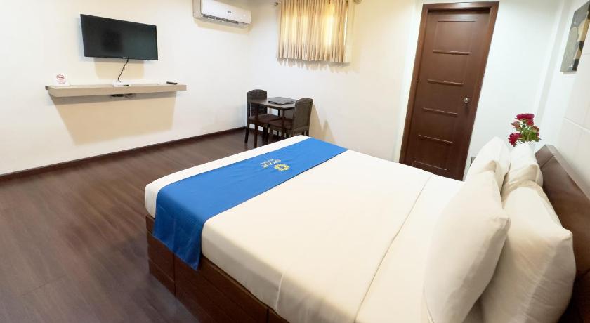 Image of Deluxe Queen Room 3