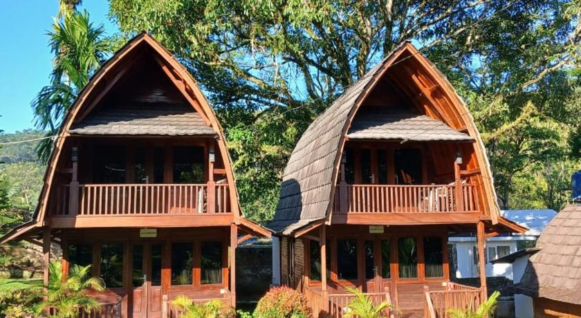 Villa Rumah Kayu Lubuk Minturun