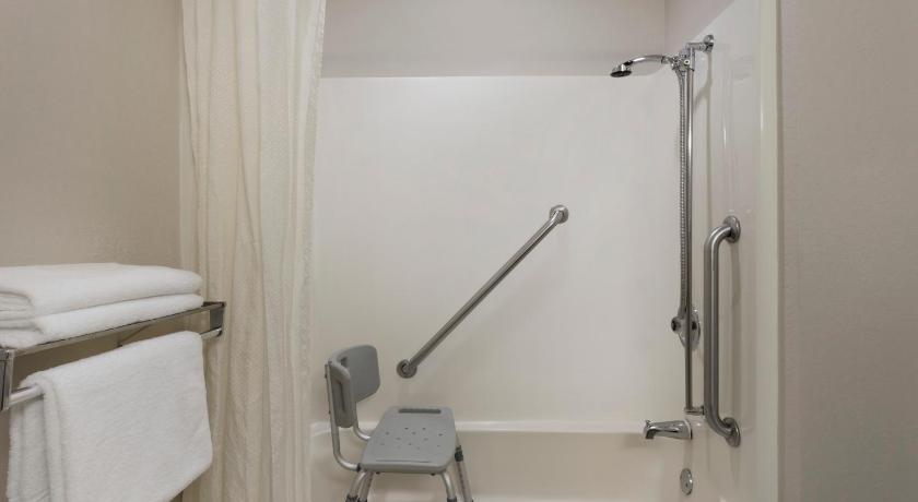 マディソン Super 8 By Wyndham Madison South 2つ星 ホテル 客室