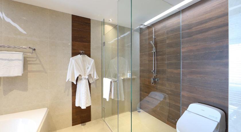 Image of 2 Bedrooms Royal Suite 2