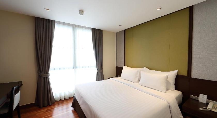 Image of 2-Bedroom Grand Suite 13