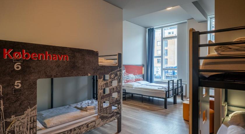 Image of Six-Bed Room 1