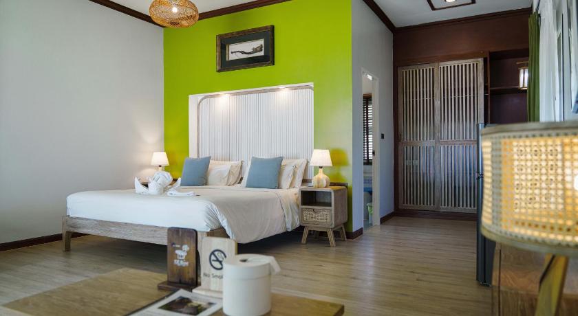 Image of Deluxe Beach Front Villa 0