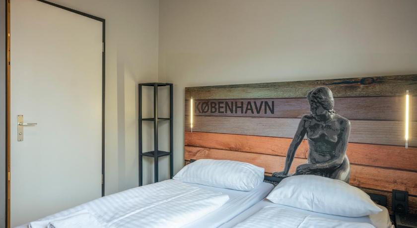 Image of Twin Room 8