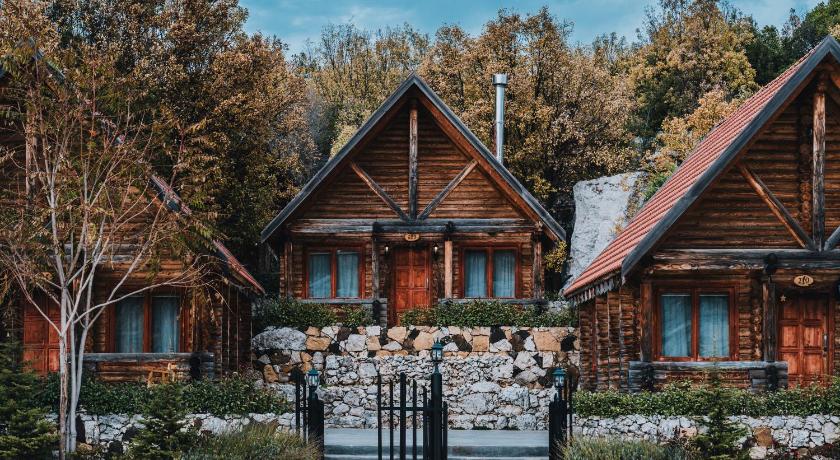 Wood Hills Hotel & Resort