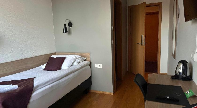 Image of Single Room 6