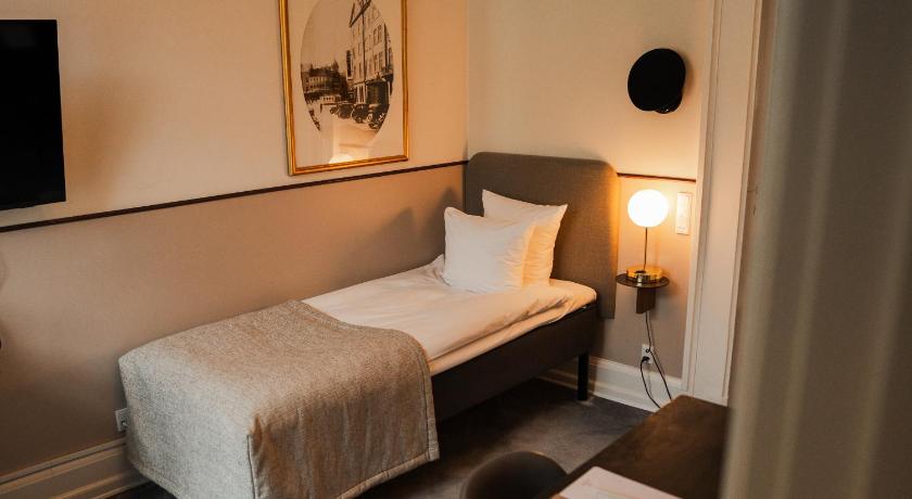 Image of Standard Single Room 1