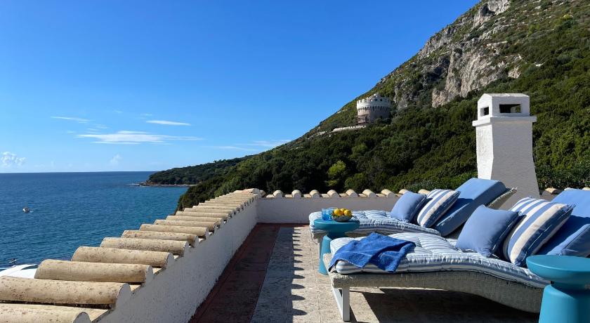 Rooftop with private condominium beach